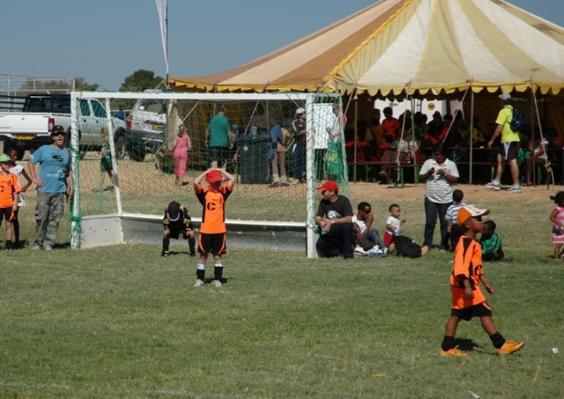 OtjiYouth2010SKWu7Beertent.JPG