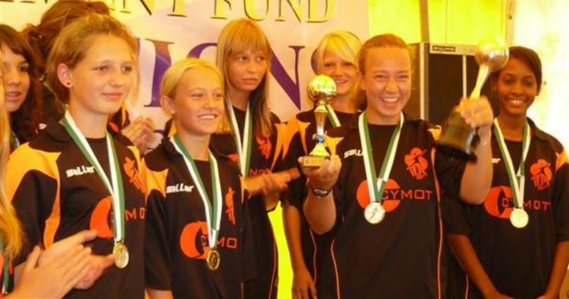 2010SKWTournamentSKWgirlsPokal.jpg